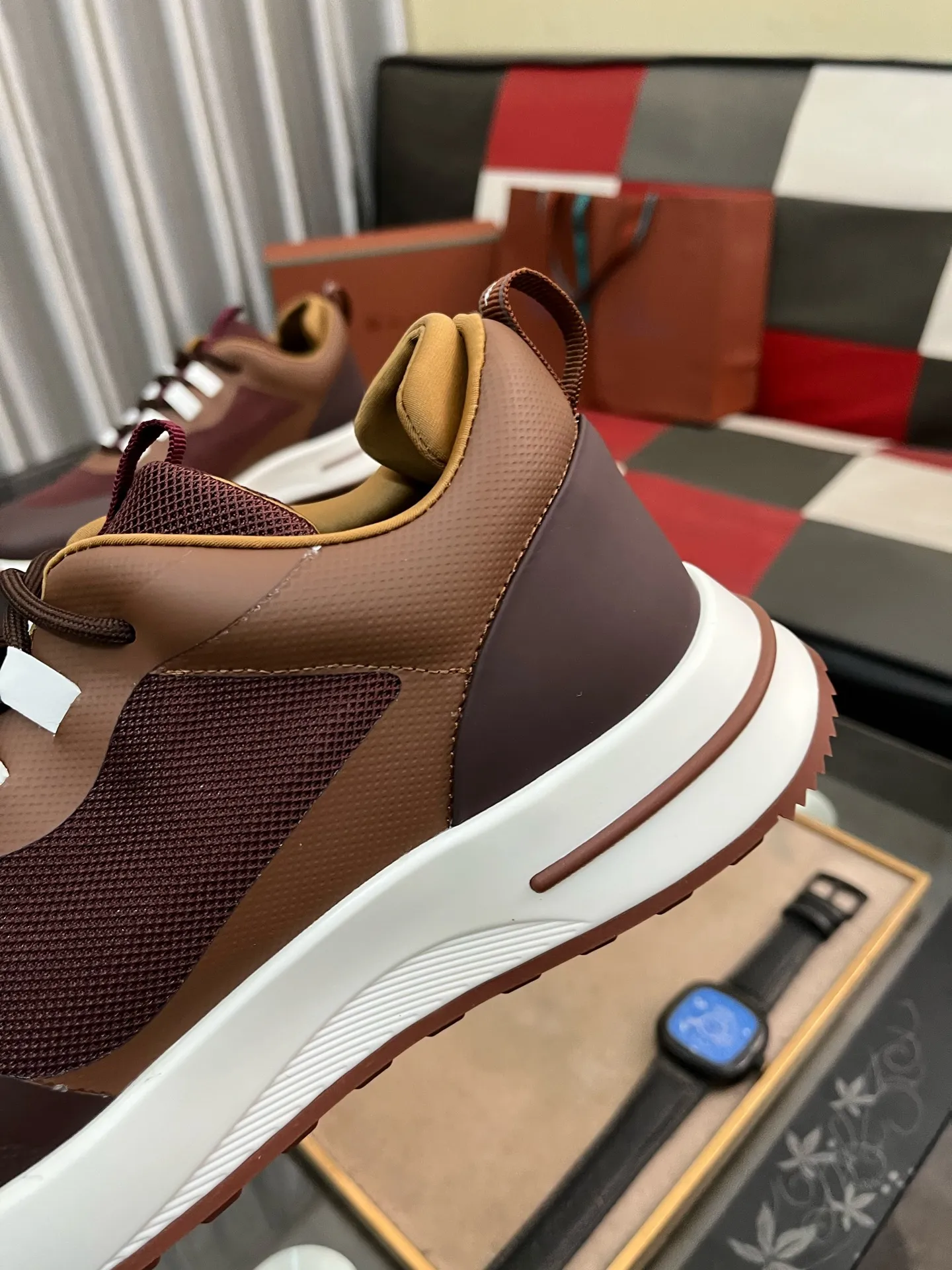 Men's men's shoes💰560⌚️⌚️LoroPiana/Noyo Piana WeekendWalk men's new thick-soled sports shoes, LP lace-up casual shoes that are as comfortable as clouds! The upper is made of cowhide leather, highlighting the sporty style. The lightweight sole adds a touch of modernity to the shoe. Counter original box packaging with dust bag!  Size: 38-449️⃣Colors available